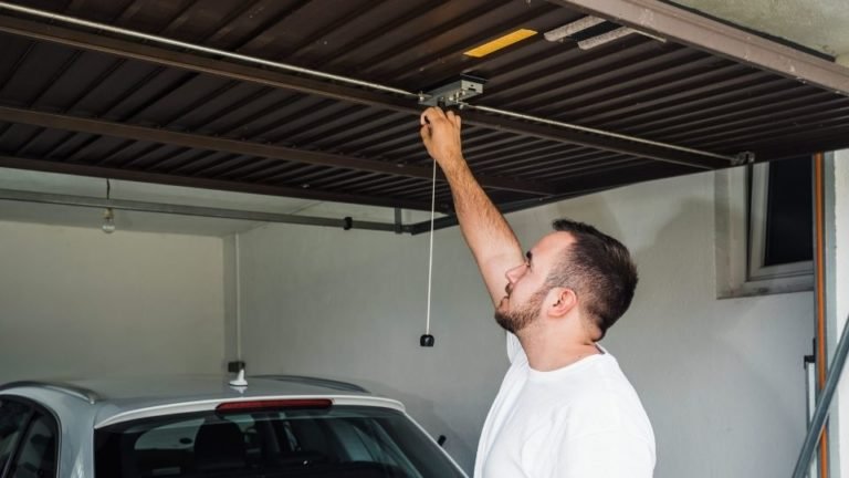 fast garage door repair service 768x432 1
